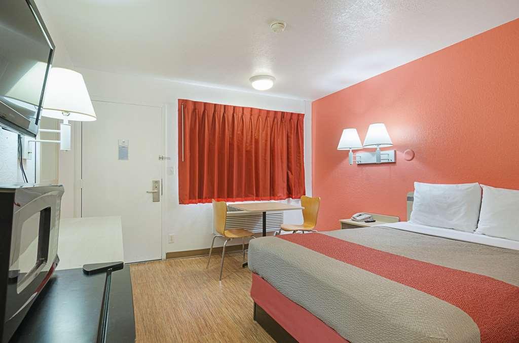 Home 6 Motel Topeka Pokoj fotografie