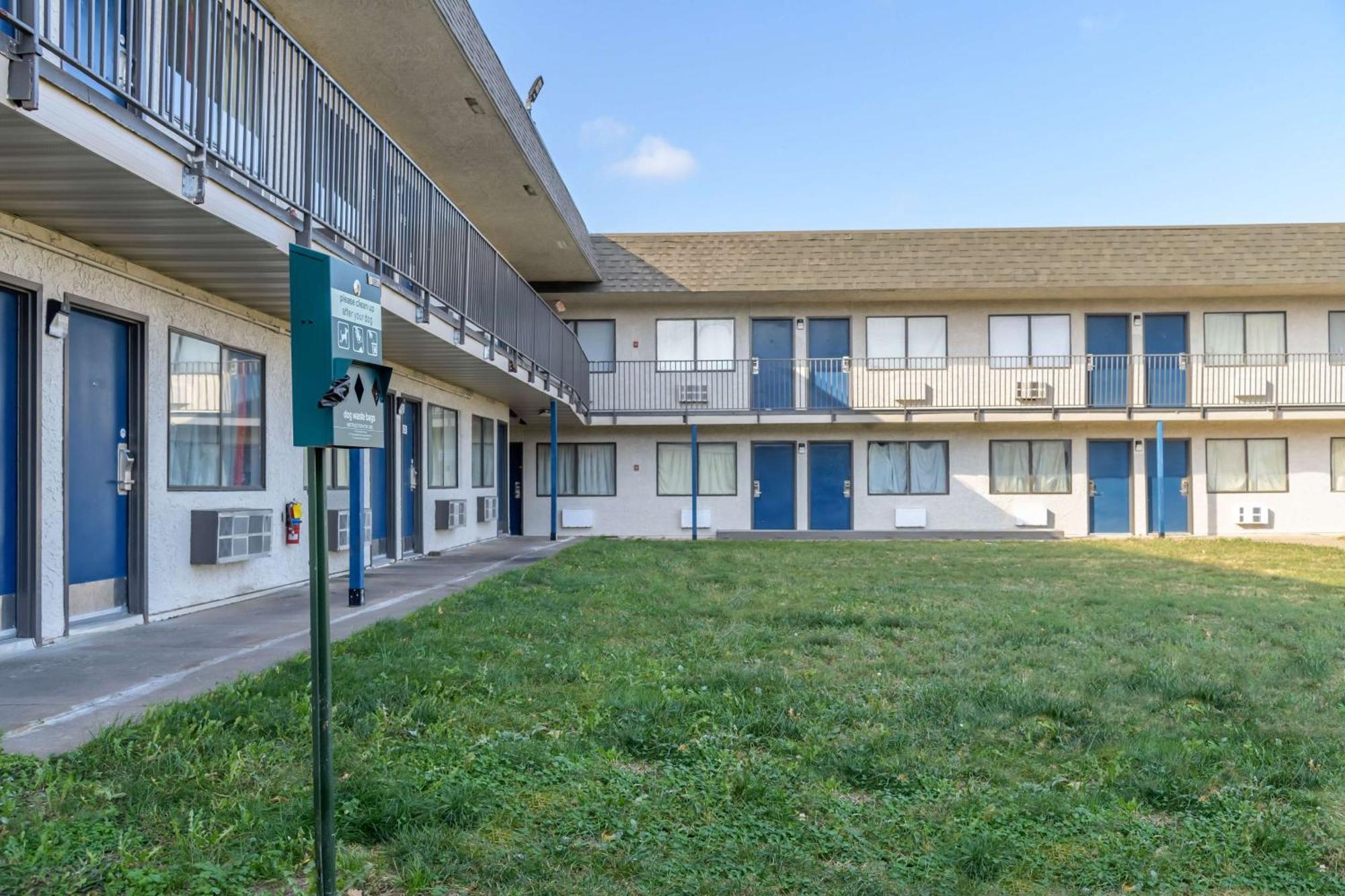 Home 6 Motel Topeka Exteriér fotografie